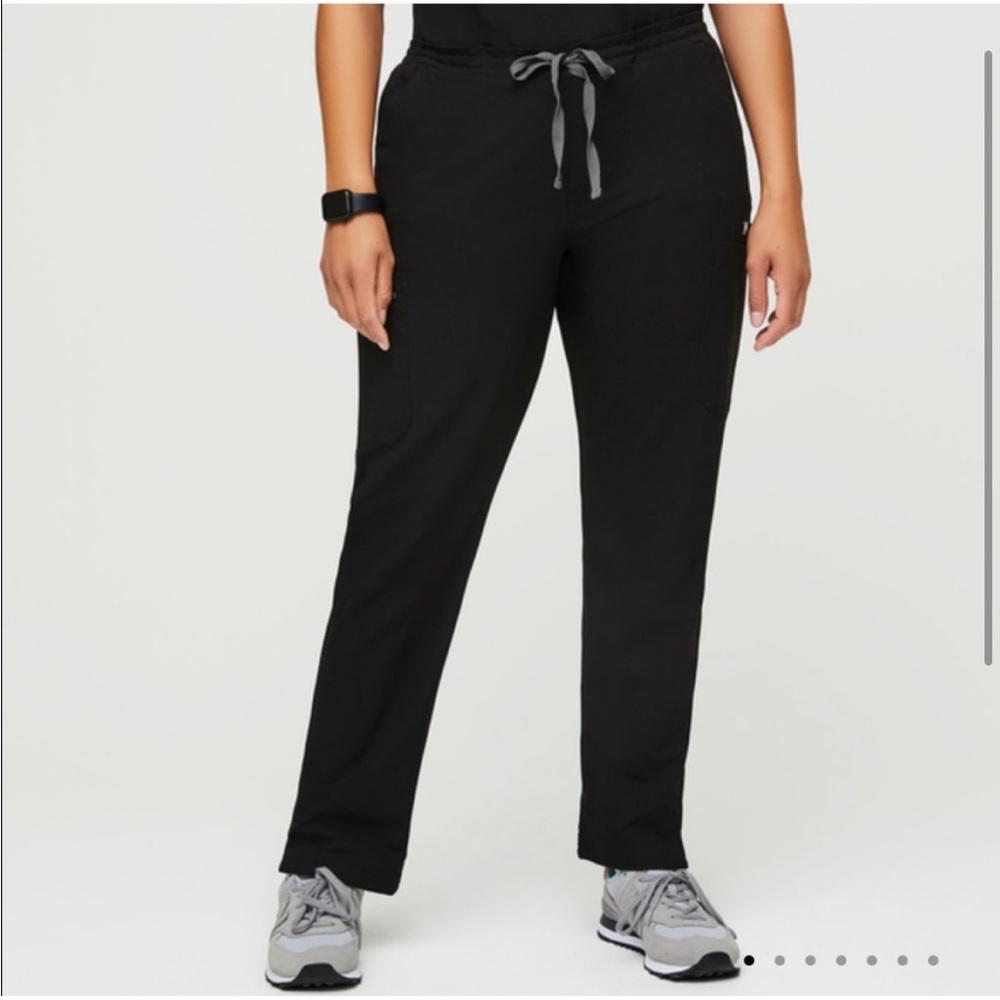 FIGS black skinny scrub pants M